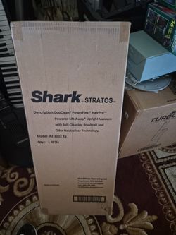 Shark Stratos DuoClean PowerFins HairPro Powered Lift-Away Upright Vacuum (Model AZ 3002 X5