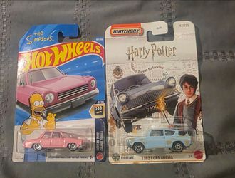 Hot Wheels Simpsons Family Car & Matchbox Harry Potter Ford Anglia