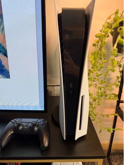 Ps 5 disc Edition with 2 DualSense Controllers