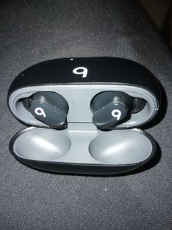 Beats Studio Buds