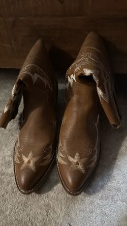 Women’s Cowgirl Boots 