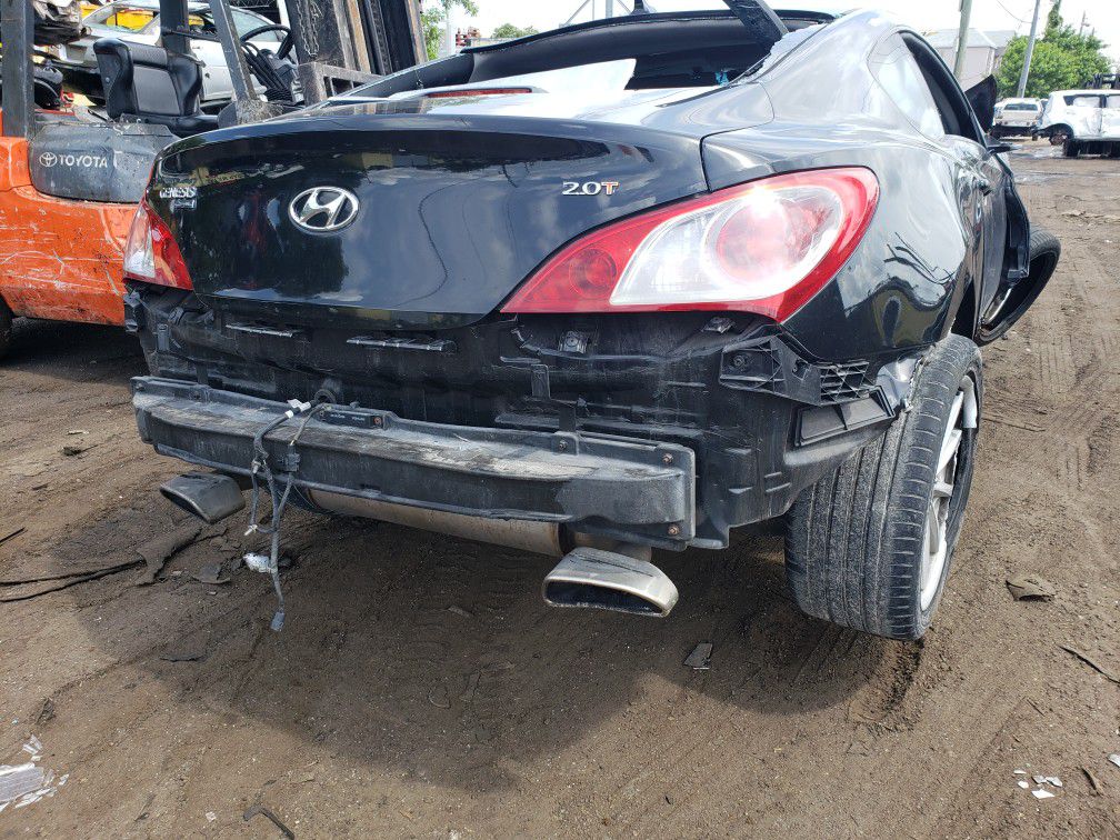 Hyundai genesis for parts out 2013