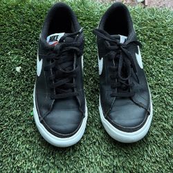 Nike Kids Court
