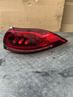 2020 - 2023 MERCEDES GLE - TAIL LIGHT OEM