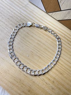Sterling silver bracelet   size 9  6.9mm 9.1g