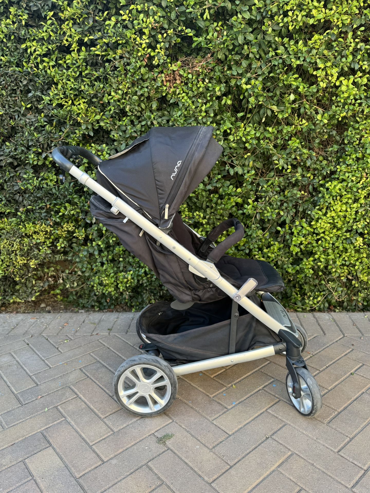 Nuna Tavo Stroller
