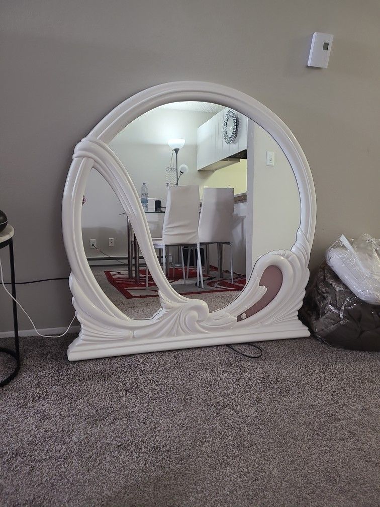 Free Dresser( Mirror And Drawers)