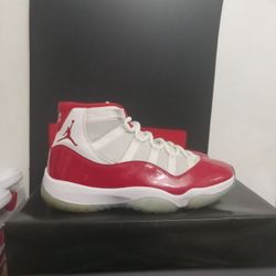 Air Jordan 11 Retro Cherry Men Size 9.5