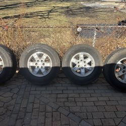 Tires With rims, Chevy Tahoe P265/70R15, GMC Pickup, 95,97,98,2000, and up