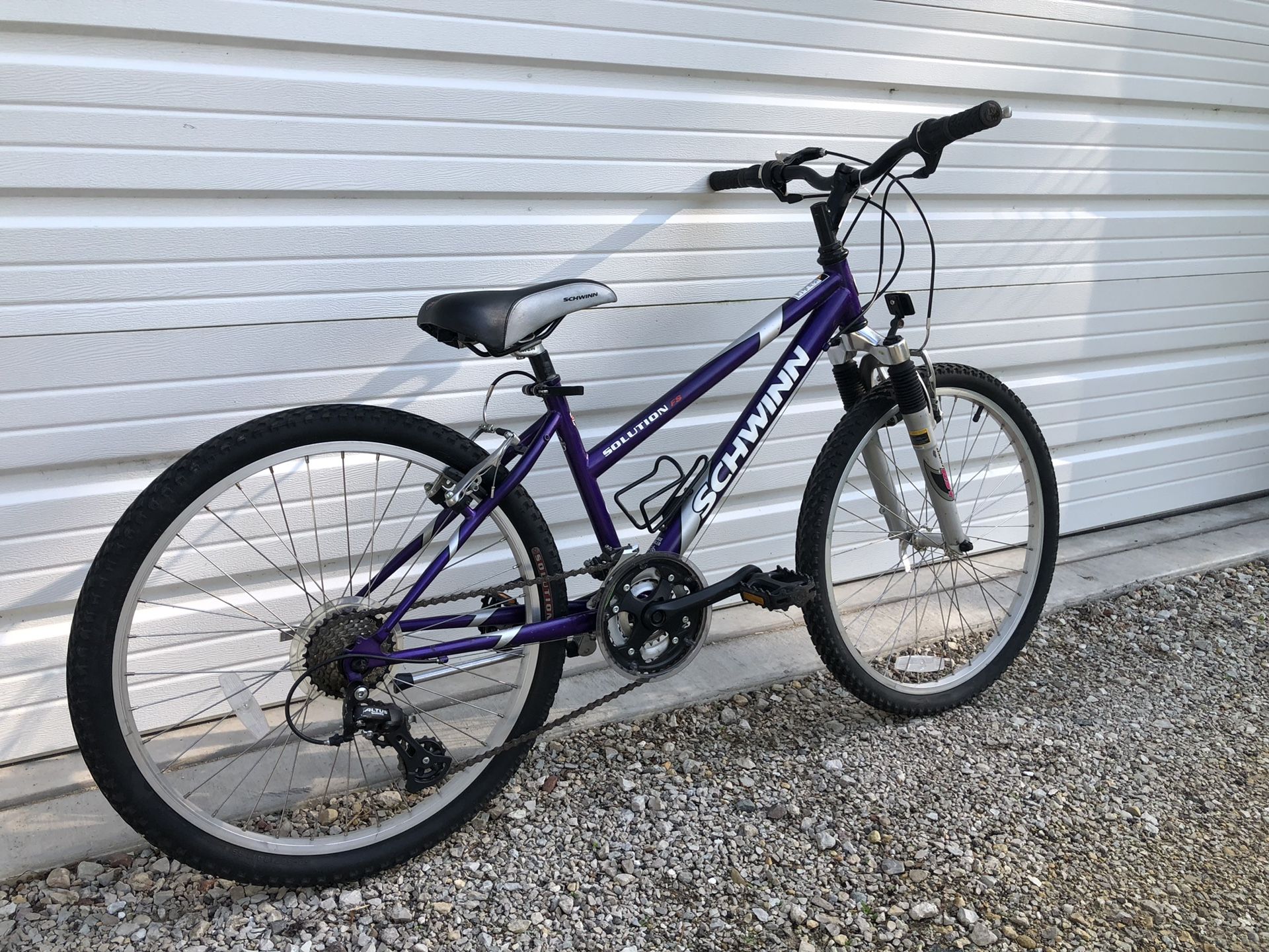 Schwinn solution shop mountain bike