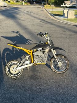 Razor MX650