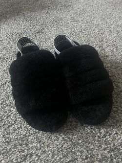 Women’s Ugg Fuzzy Slippers