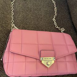 Mercer Extra Small Logo Bucket Bag - Pink Michael Kors for Sale in  Glendale, AZ - OfferUp