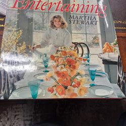 Martha Stewart 1982 ENTERTAINING BOOK