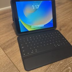 Logitech Slim Folio Keyboard Case for iPad (7th, 8th, 9th Gen) – Blue 