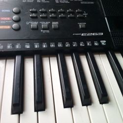 Yamaha Keyboard 