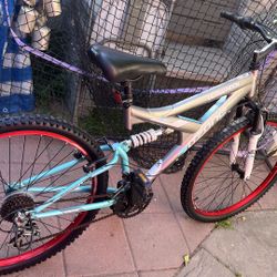 26 Inch Ozone 500 Woman’s Ultra Shock Bike With Dual Suspension 