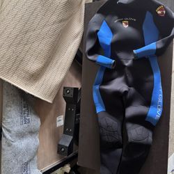 Body Glove Women’s Full-Body Wetsuit Size 9/10 – 4mm Neoprene