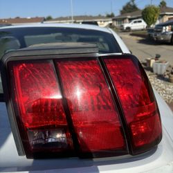 2000-2003 Mustang Stock Tail Light 