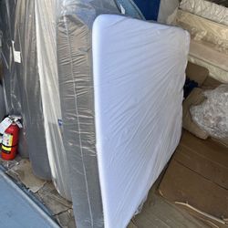 Brand New Queen Size 12” Casper Select Memory Foam Mattress! 