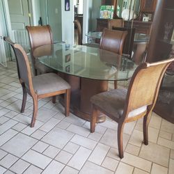 Table And Chairs With Hutch