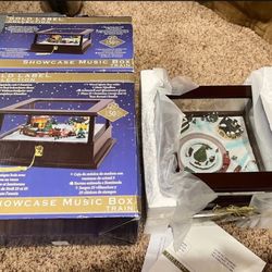 Mr. Christmas Mr. Christmas Holiday Gold Label Collection Showcase Music Box wit