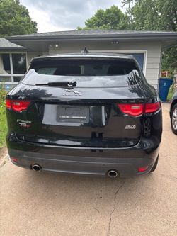 2020Jaguar F-Pace Interior Center Console