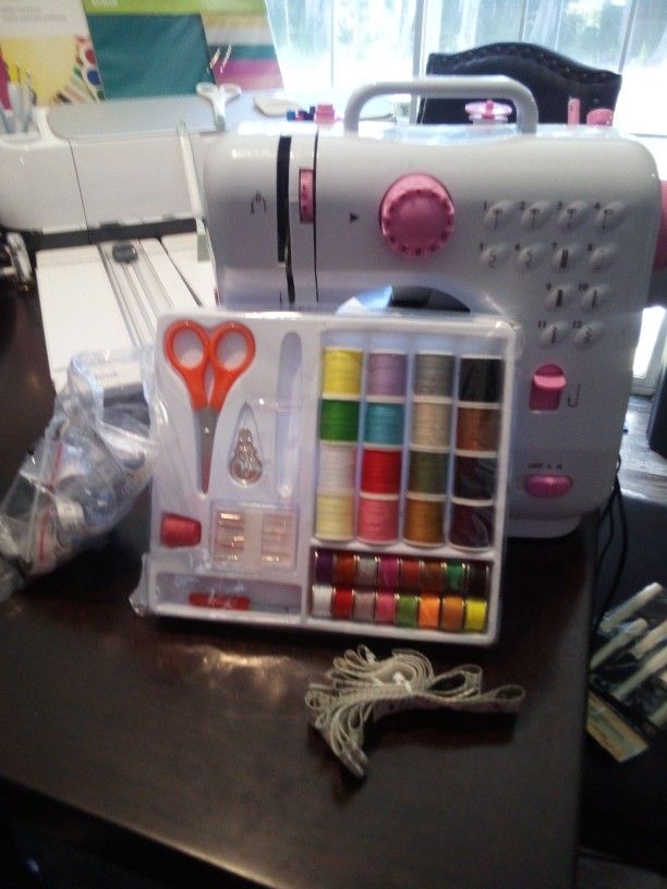 Mini Sewing Machine 