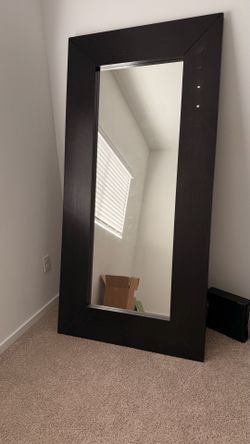 Stand mirror