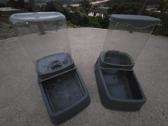 Food and water dispenser for cat-small dog