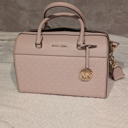 New Michael Kors Purse