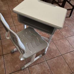 Kids Desk In Excellent Condition! 
