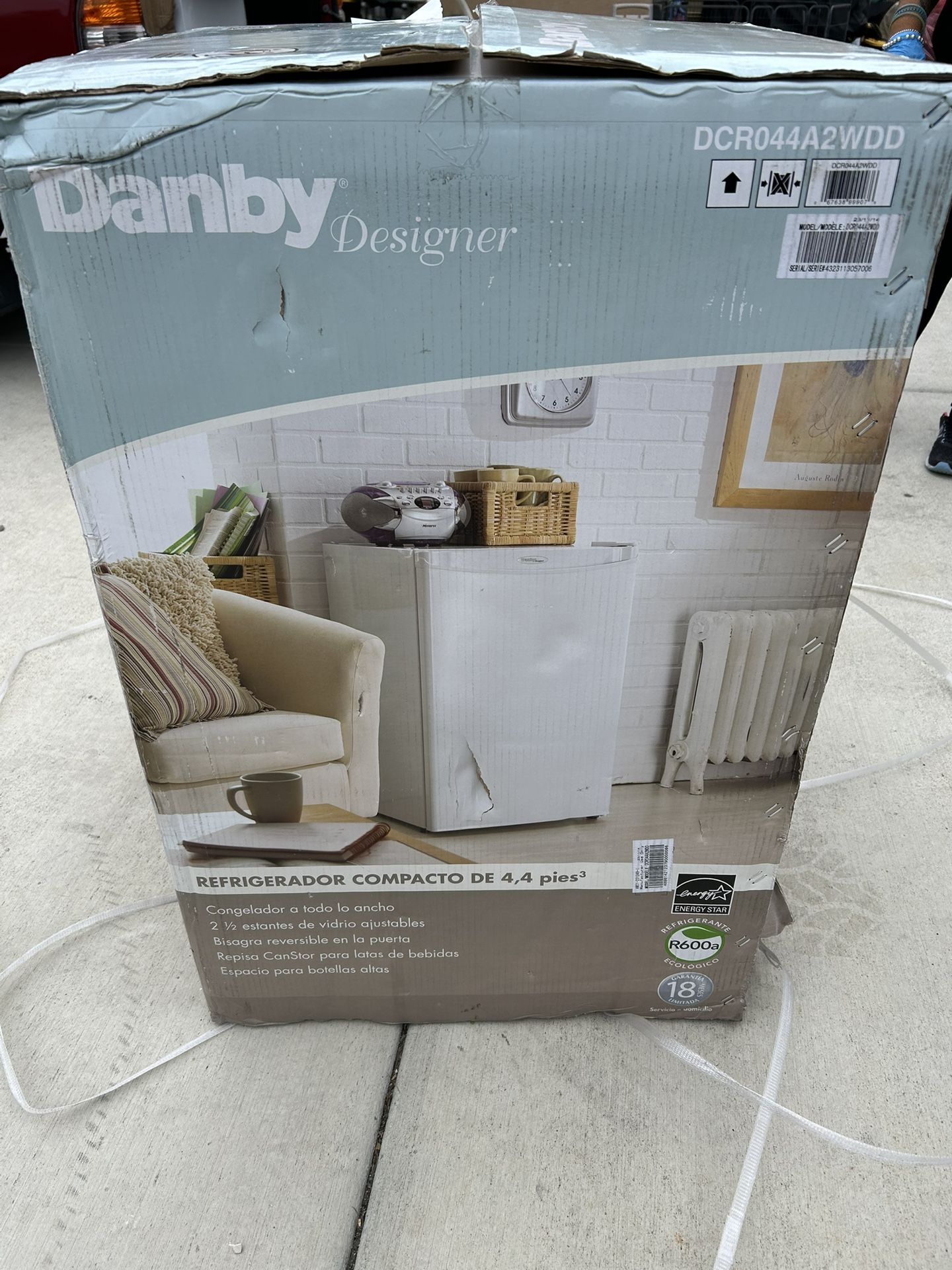 Danby Médium Size Refrigerator