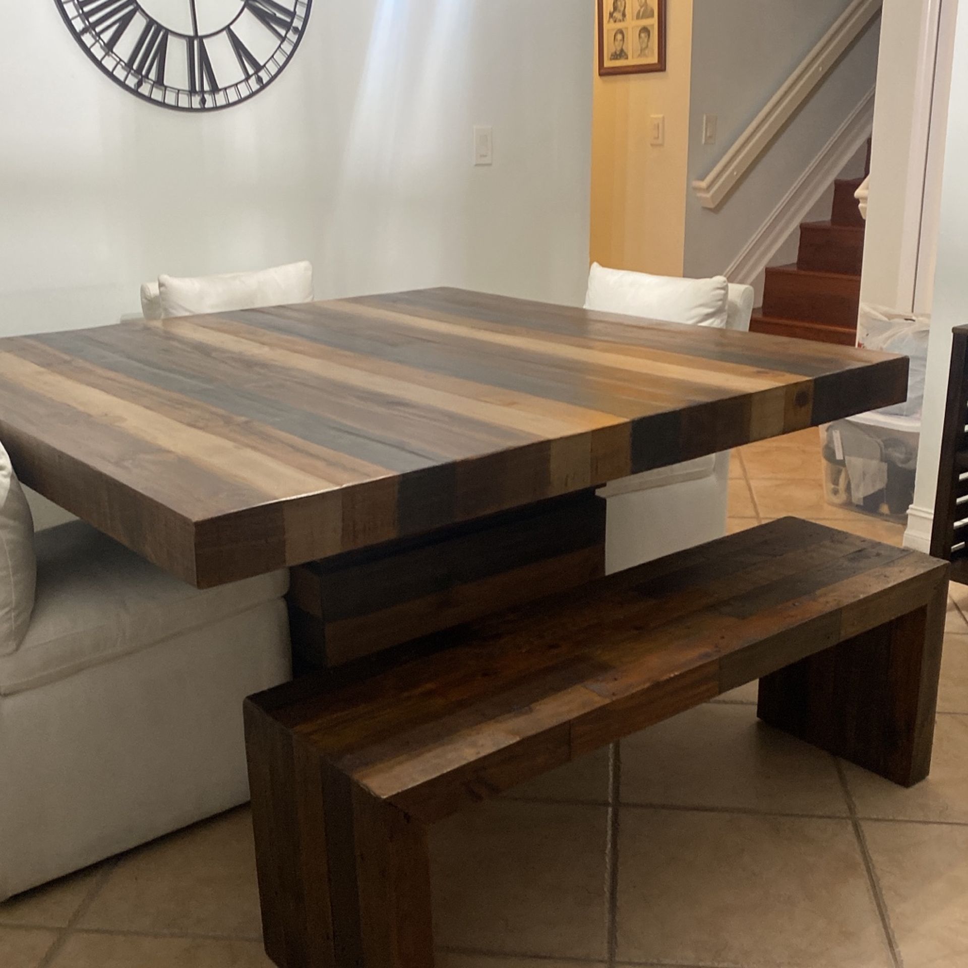 BEAUTIFUL WOOD SQUARE TABLE 