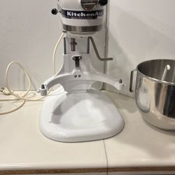 KitchenAid Proline KMS5 White Countertop Stand Mixer W/Attachments