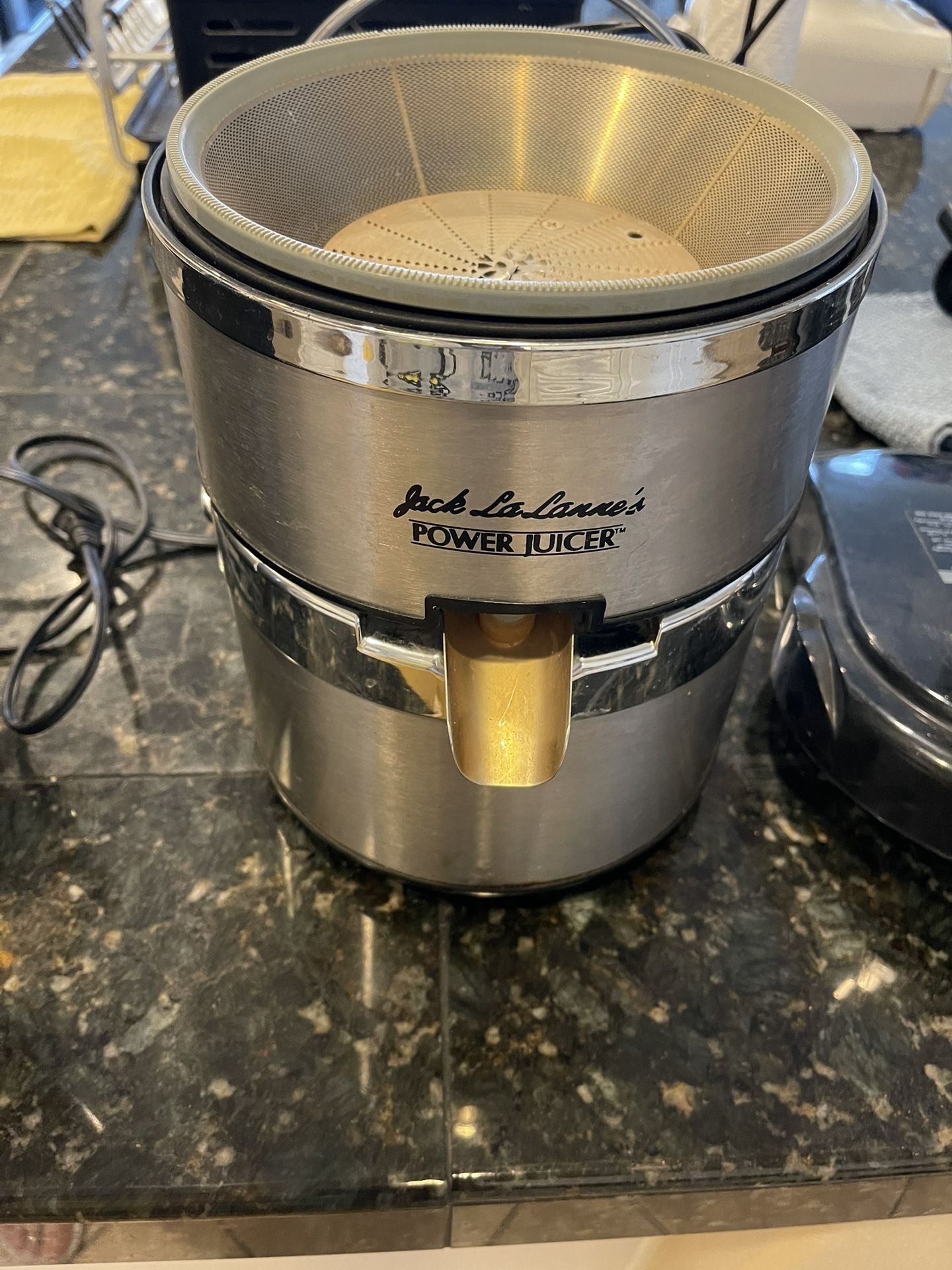 Jack LaLanne’s Power Juicer E1188. 120 V for Sale in Winchester, CA
