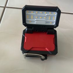 Milwaukee  1000 Lum  Flood Light