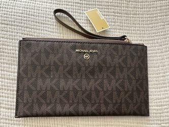 Michael Kors Zippered Wristlet 