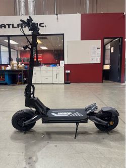 Dual-motor high-speed electric scooter
