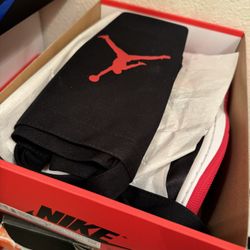 Jordan 1 Retro | University red satin