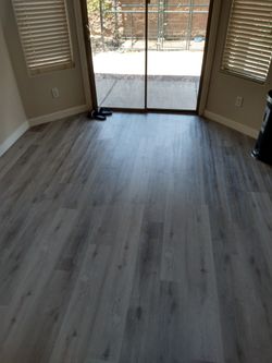 Vinyl flooring 100 SQ Ft