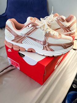 Women Nike Vomero 5