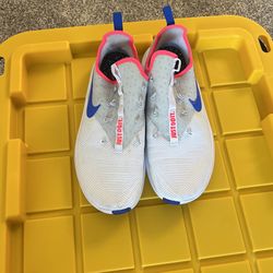 Women’s Nikes Size 10.5- $25