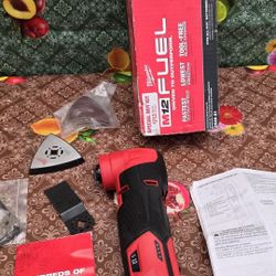Milwaukee
M12 FUEL 12V Lithium-Ion Cordless Oscillating Multi-Tool (Tool-Only)