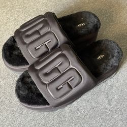 Ugg platform slides Size 9