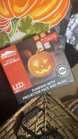 Pumpkin 🎃 with proyector face new in box