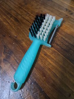 2-in-1 vegetable peeler
