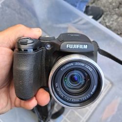 Fujifim Finepix S700 Digital Camera 
