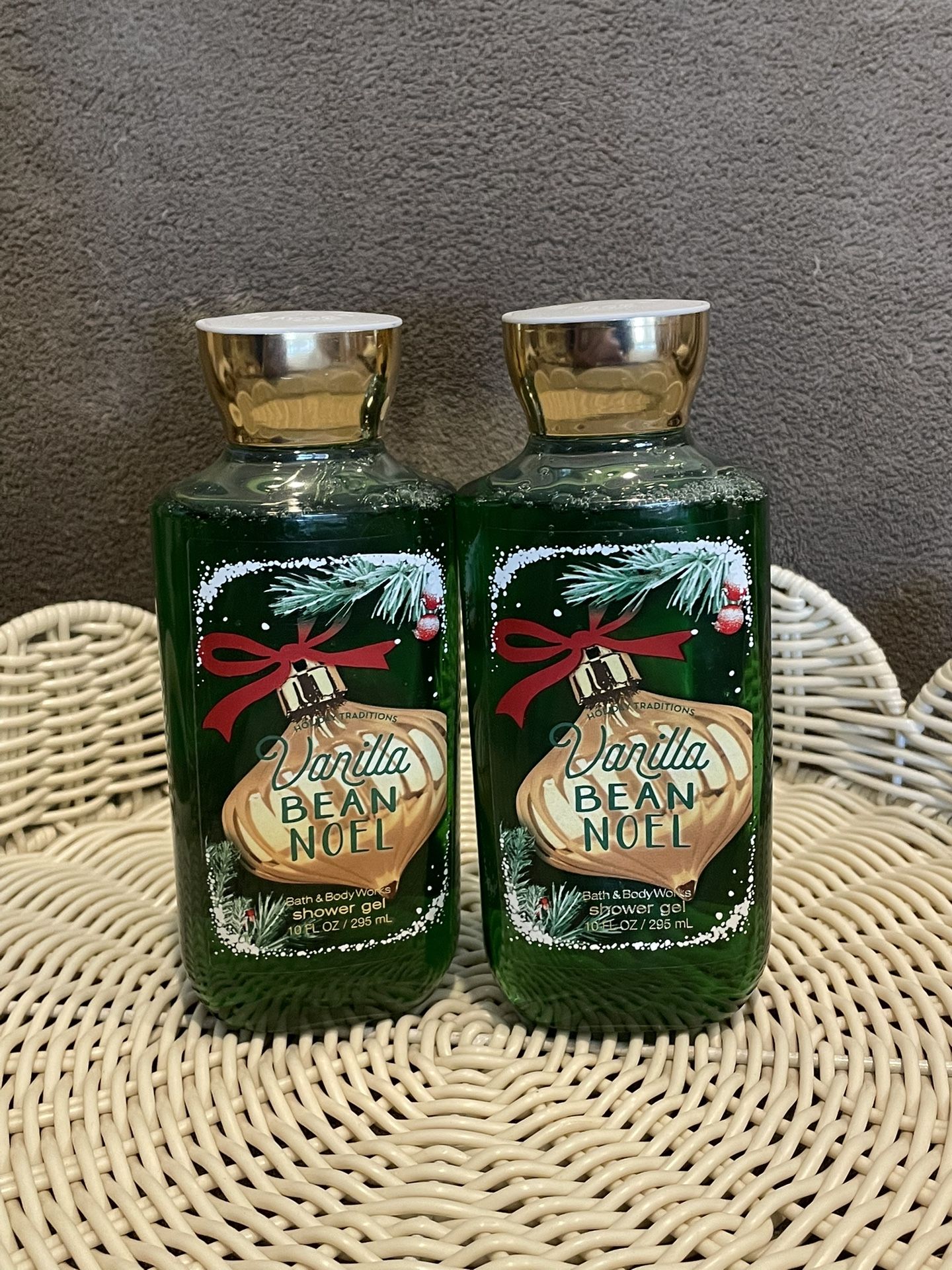 Set of 2 Bath & Bodyworks Vanilla Bean Noel Shower Gel
