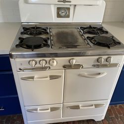 Vintage O’Keefe & Merritt Oven